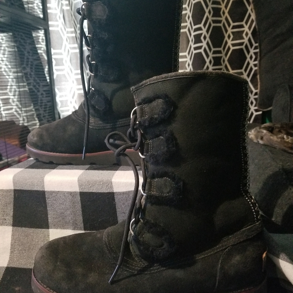 UGG ROMMY Lace Up Boots Winter/Black Women’s Size 9